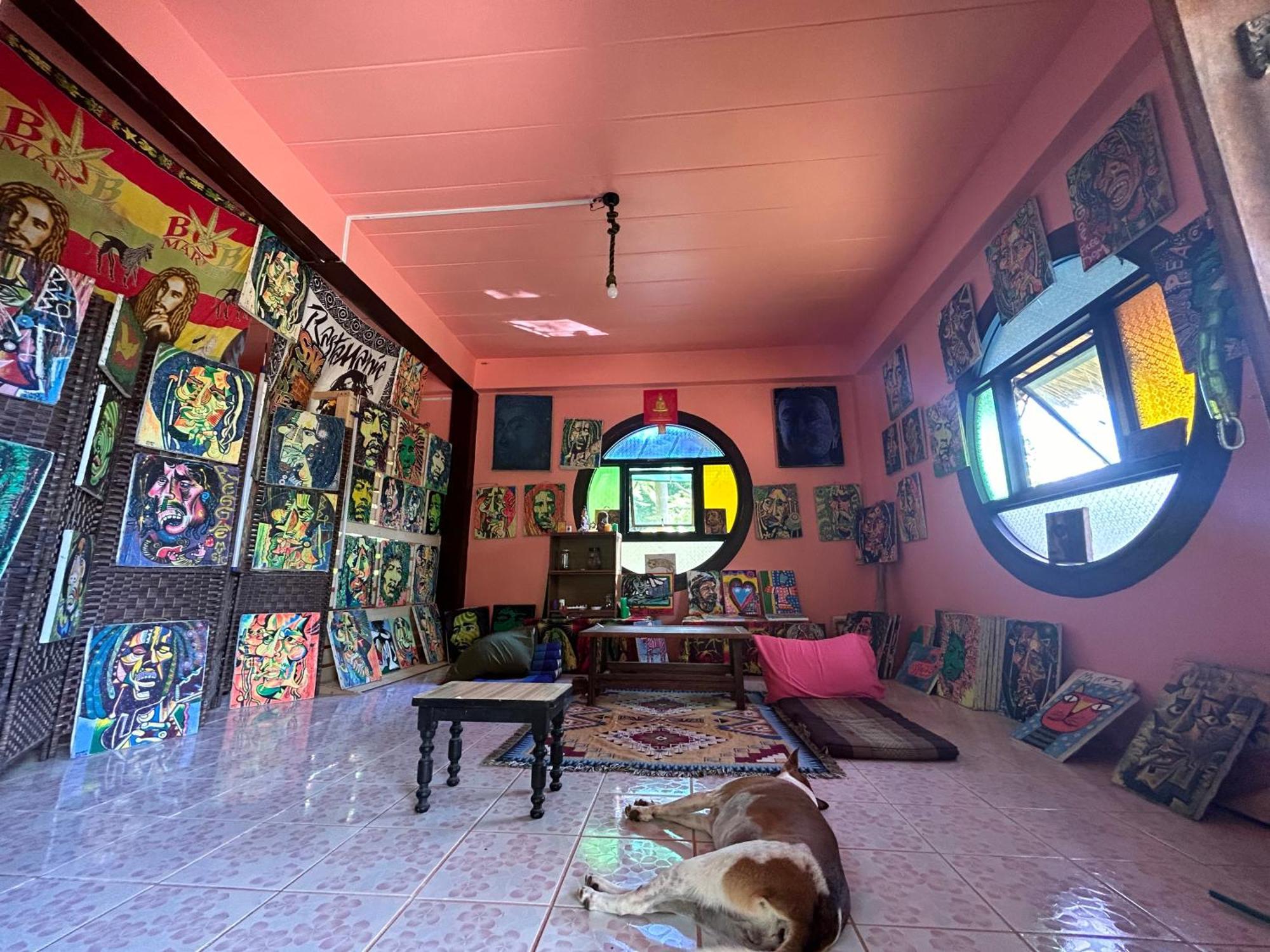 Hippy Hut *